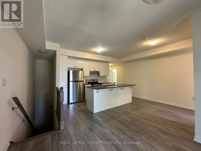 Building Photo - 230-230 Lagerfeld Dr