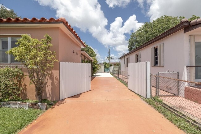 Foto del edificio - 540 SW 60th Ave
