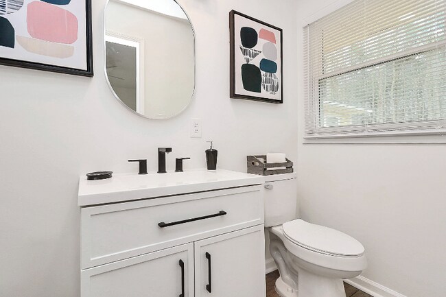 Foto del edificio - 8025 Wilson Woods Dr