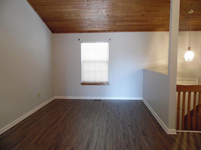 Foto del edificio - 2556 Crusaders Way