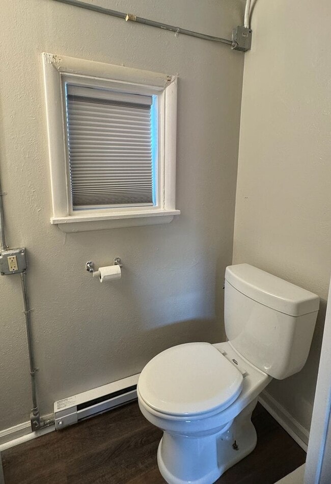 Building Photo - 1213 1/2 West Pine Street