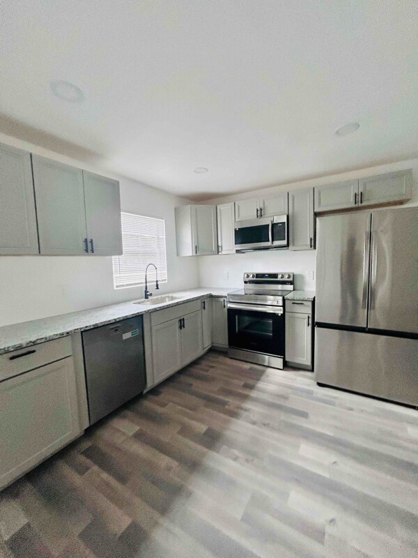 Foto del edificio - 38352 Cummer Rd