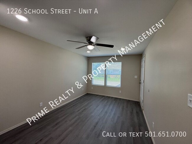Building Photo - 1226 School St