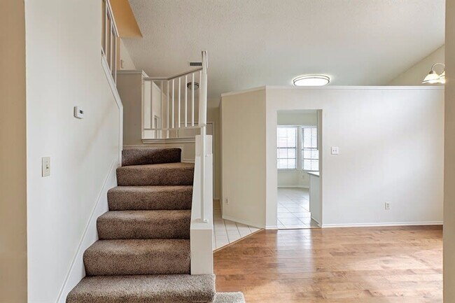 Foto del edificio - 1504 Mountain Side Dr