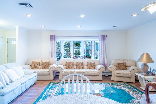 Foto del edificio - 58-15 263rd St