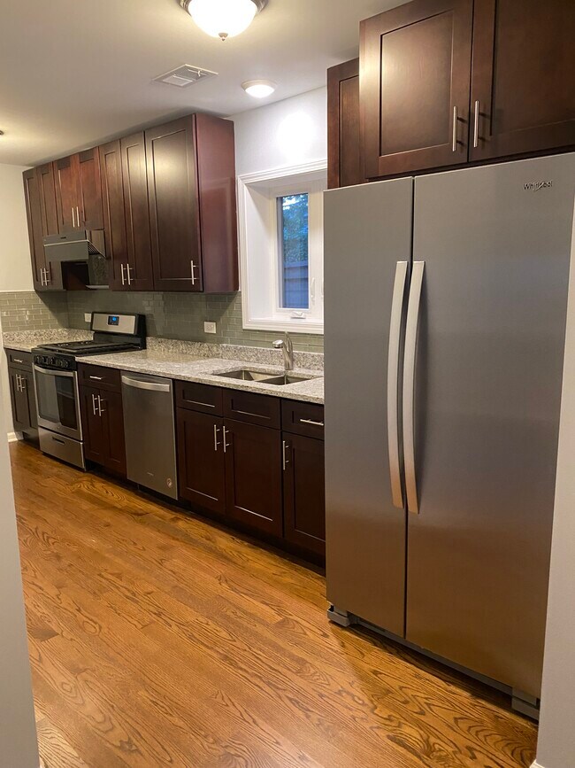 Foto del edificio - 2546 S Lowe Ave