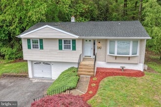 Building Photo - 124 Hilldale Ct