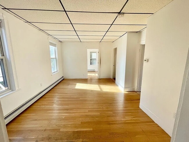 Building Photo - 90 Pierce St