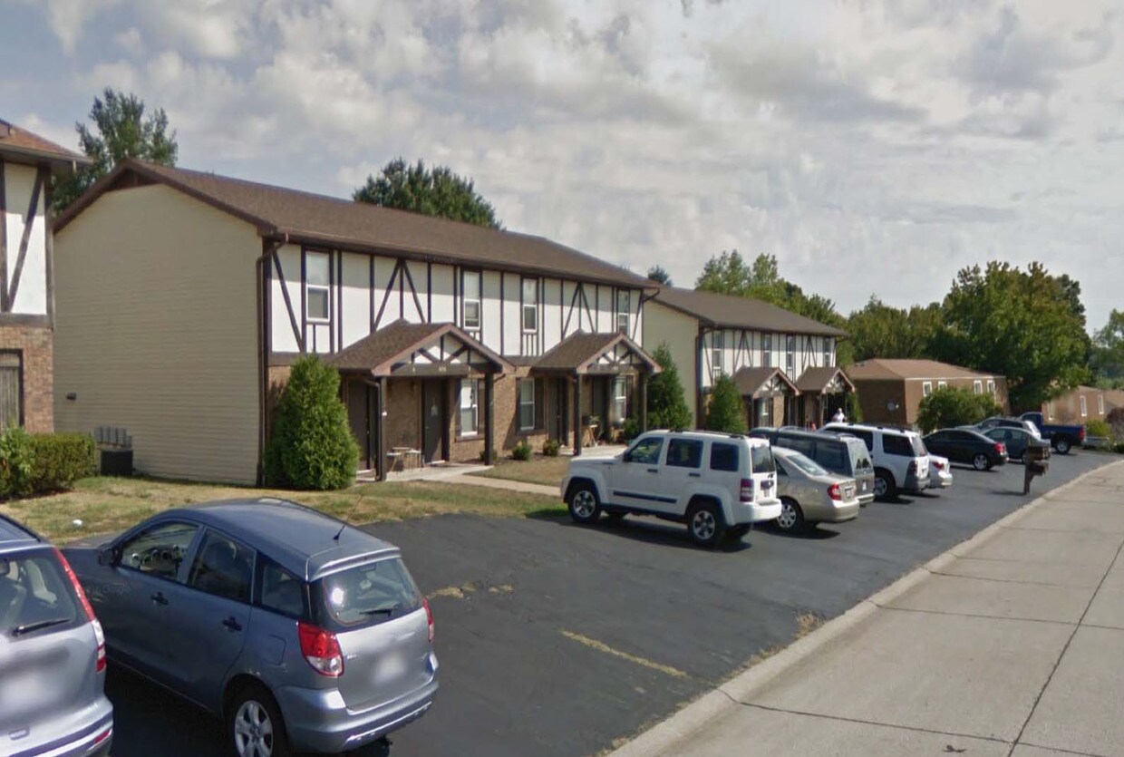 Primary Photo - 616-620 Westwood Dr S