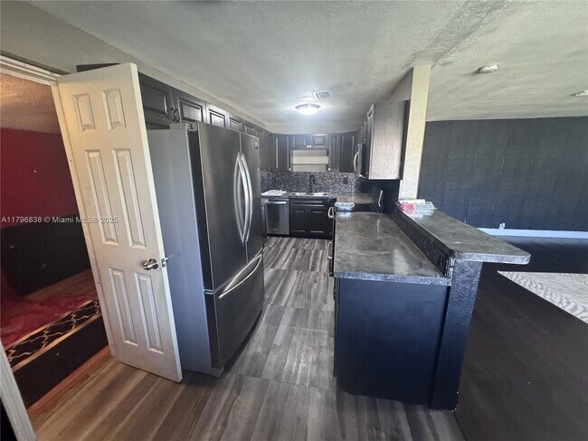 Foto del edificio - 8092 NW 14th Ct