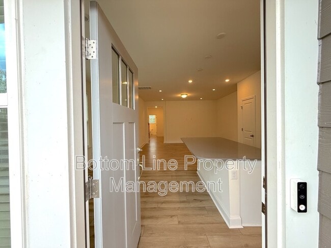 Building Photo - 1552 Cedar Tree Dr