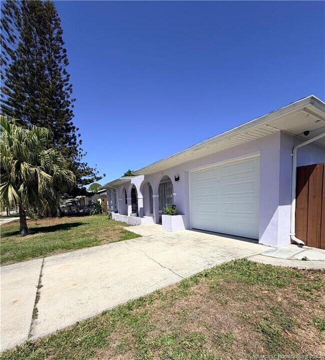 Foto del edificio - 761 SW Ravenswood Ln