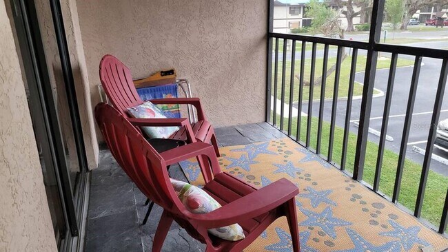 Foto del edificio - 19505 Quesada Ave