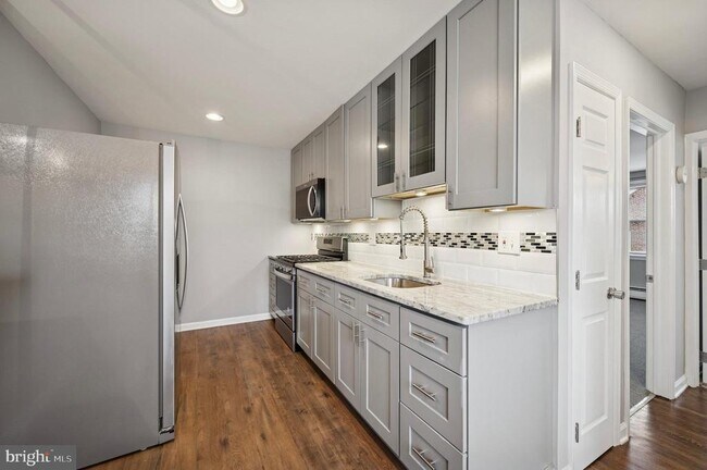 Foto del edificio - 7947 Ferndale St