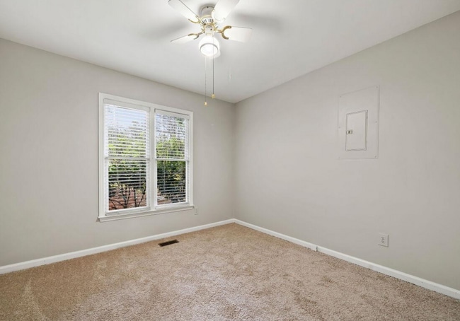 Building Photo - 1408 Roy Averette Dr