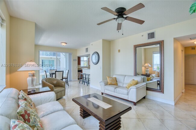 Foto del edificio - 815 NW Flagler Ave