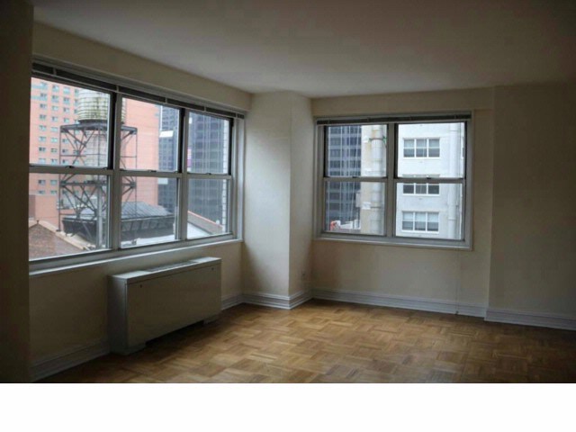 Primary Photo - 888 8th Ave