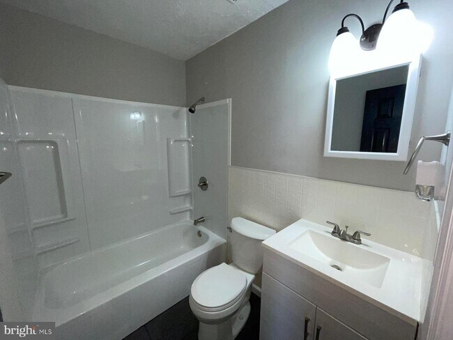 Foto del edificio - 2 Lawrence Ct