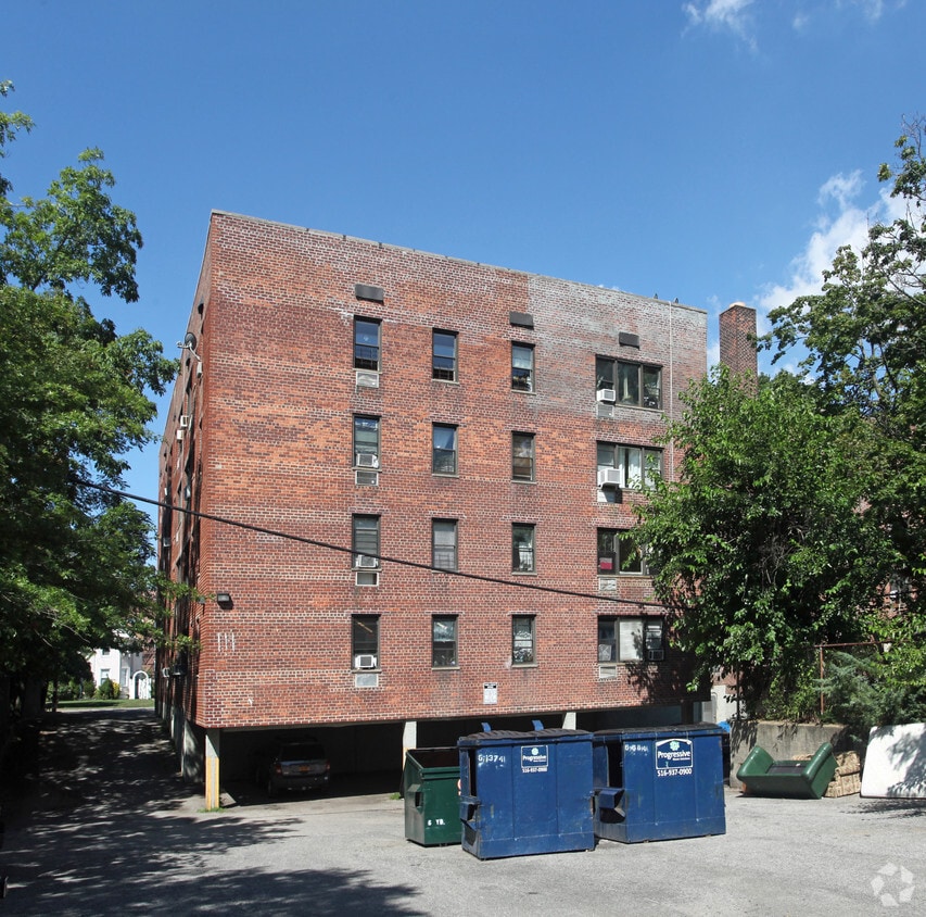 Building Photo - 30 Wallace St