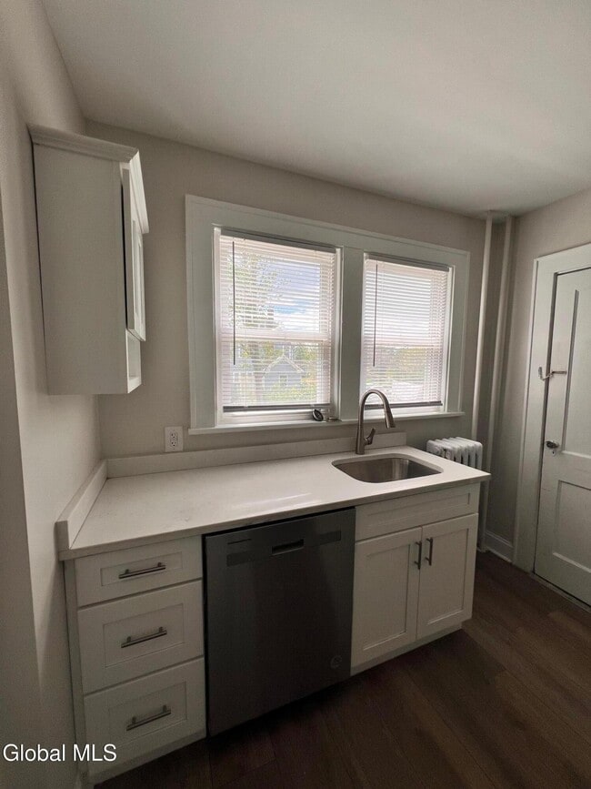 Building Photo - 1534 Central Ave