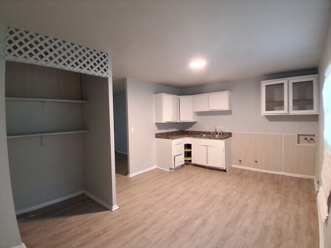 Foto del edificio - 804 Knollcrest Dr