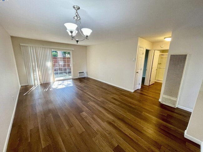 Foto del edificio - 7317 Starward Dr
