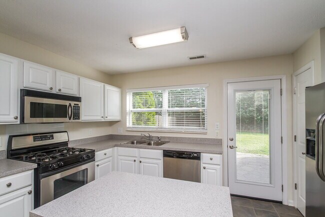 Foto del edificio - 1701 Stone Hollow Ct