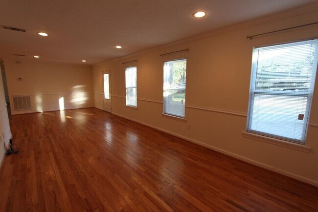 Foto del edificio - 6534 Sivley St