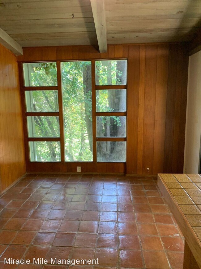 Building Photo - 1030 Meadowsweet Dr