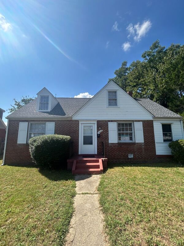 Primary Photo - 104 E 36th St