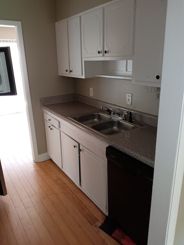 Foto principal - 1755 S Court St