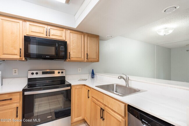 Building Photo - 3069 Sir Hamilton Cir