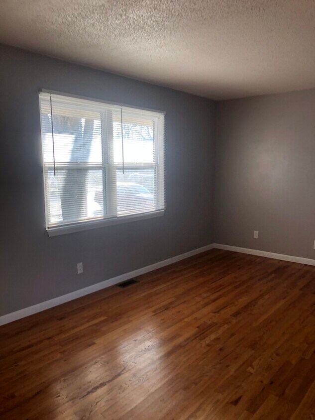 Living Room - 2139 Prairie Glen Pl