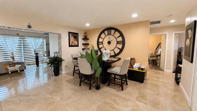Foto del edificio - 9101 SW 16th St