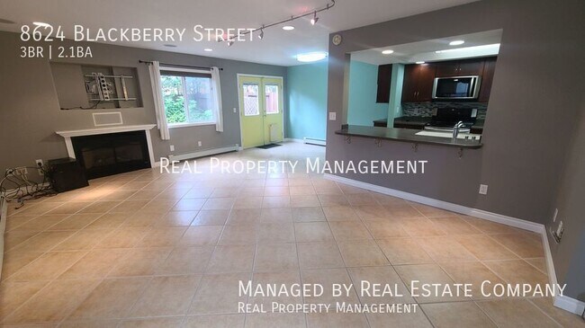 Foto del edificio - 8624 Blackberry St