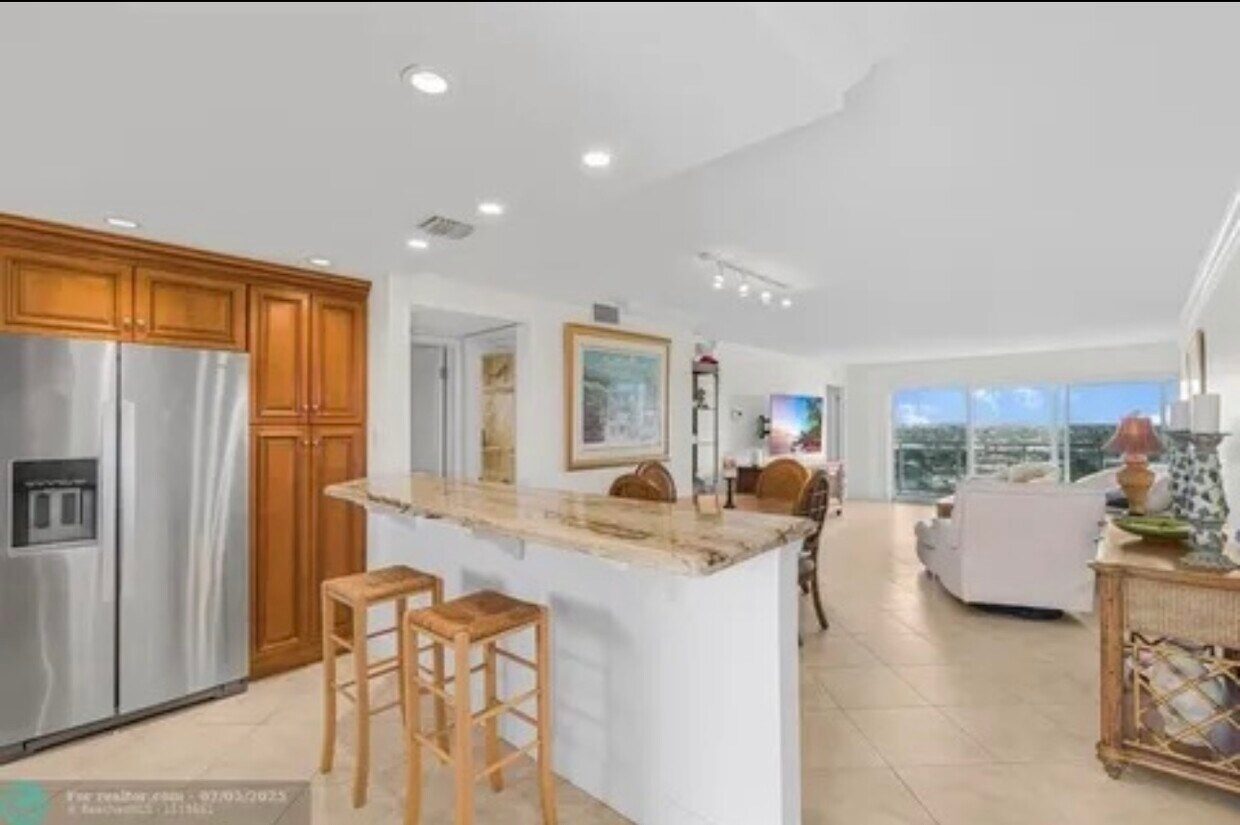 Foto principal - 1160 Hillsboro Mile