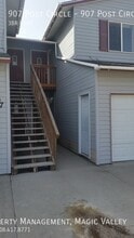 Building Photo - 907 Post Cir