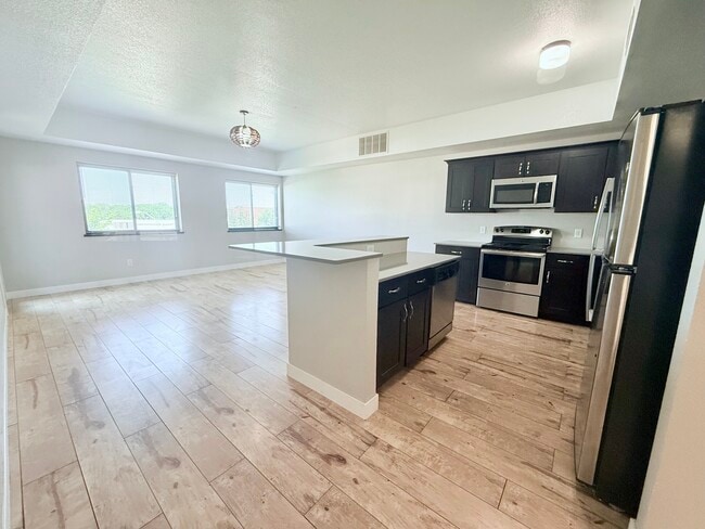 Kitchen - 221 E 5th St