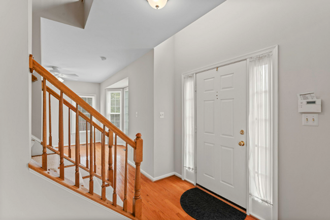 Foto del edificio - 7073 Kings Manor Dr
