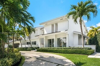 Building Photo - 6832 Sunrise Ct
