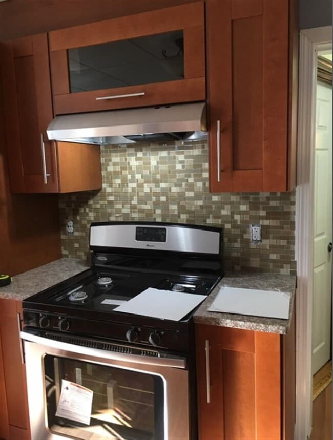 Building Photo - 77 Lyman Ave