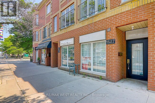 Building Photo - 20 Azzarello Ln