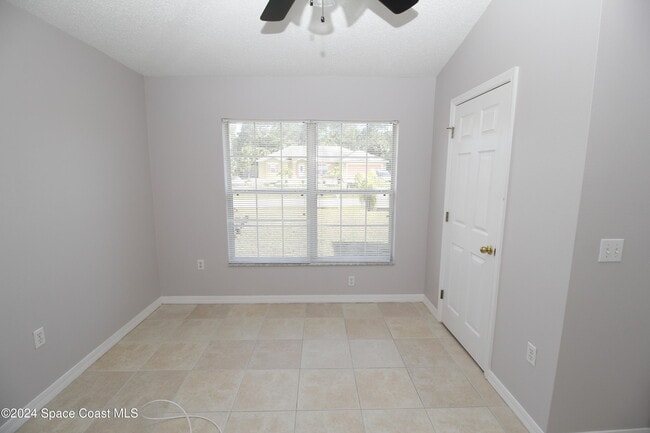 Foto del edificio - 798 Bryant Rd