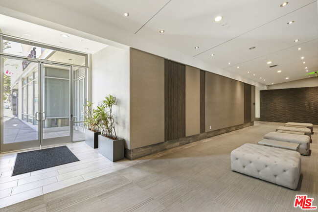Foto del edificio - 482 S Arroyo Pkwy