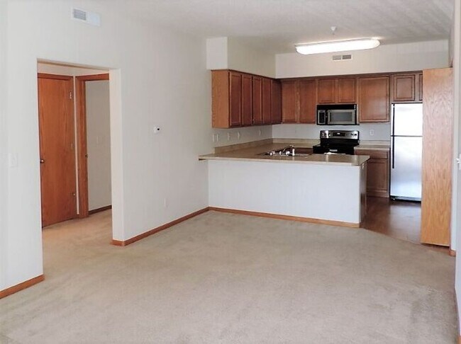 Building Photo - $1,300 | 2 Bedroom, 1 Bathroom Condo | Pet...