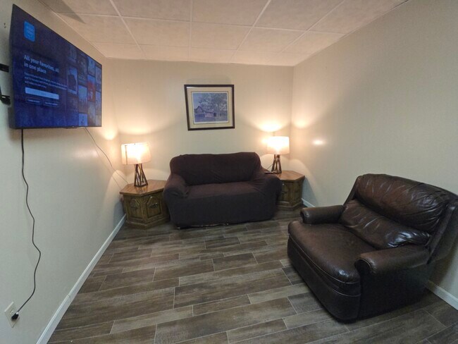 Foto del edificio - 1 College Ave