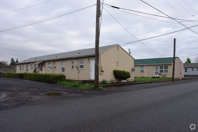 Primary Photo - Eastgate Apartments
