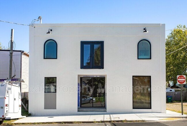 Building Photo - 815 N 22nd St