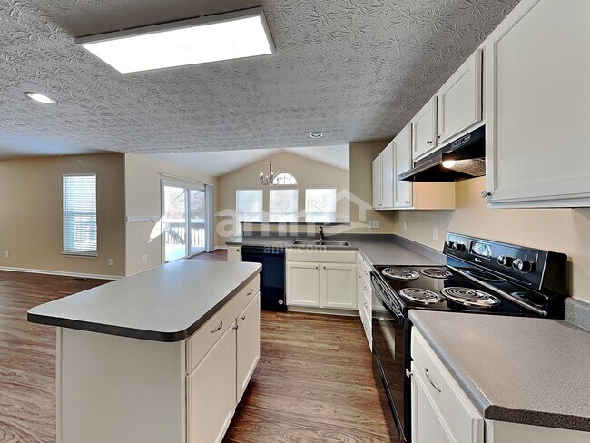 Foto del edificio - 5954 Courtney Pl