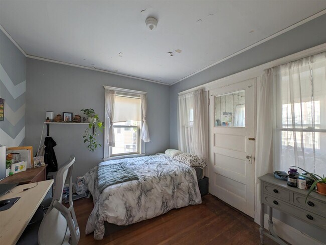 Building Photo - 80 Pearson Rd